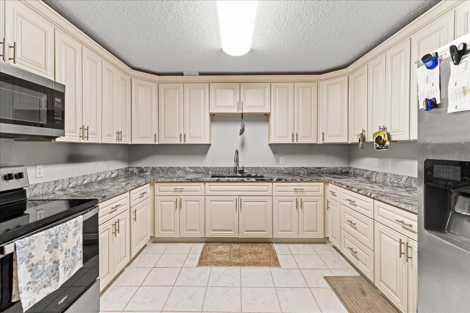 FOREST LAKE-6826 - Residential