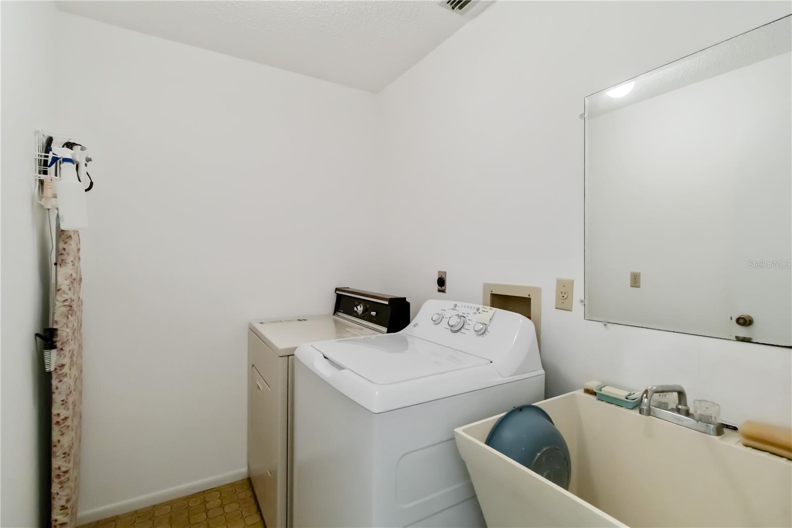 GULF GATE PINES - Residential