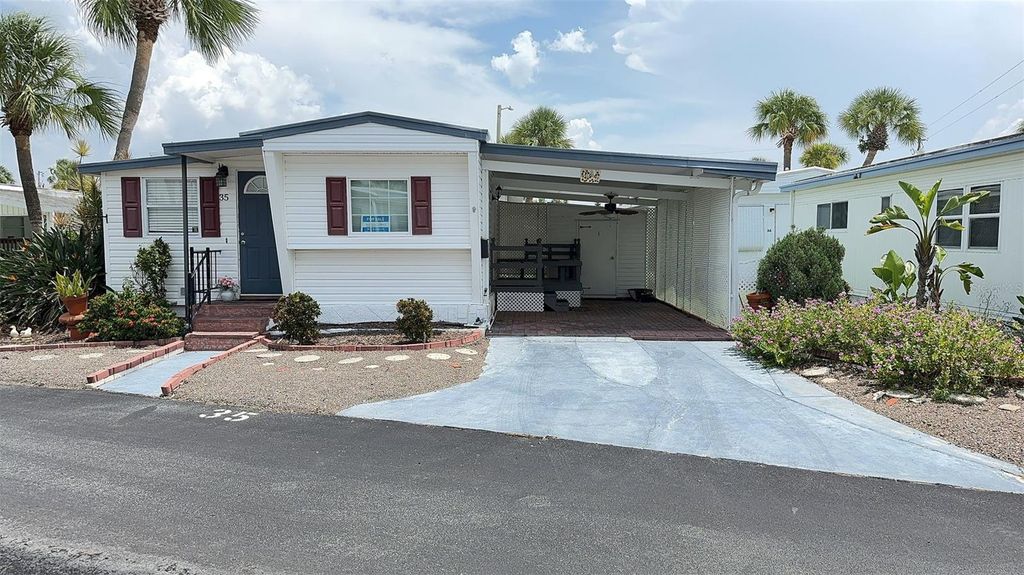 Photo of 4851 W Gandy Boulevard #B11L35, Tampa, FL 33611 (MLS # TB8303129)