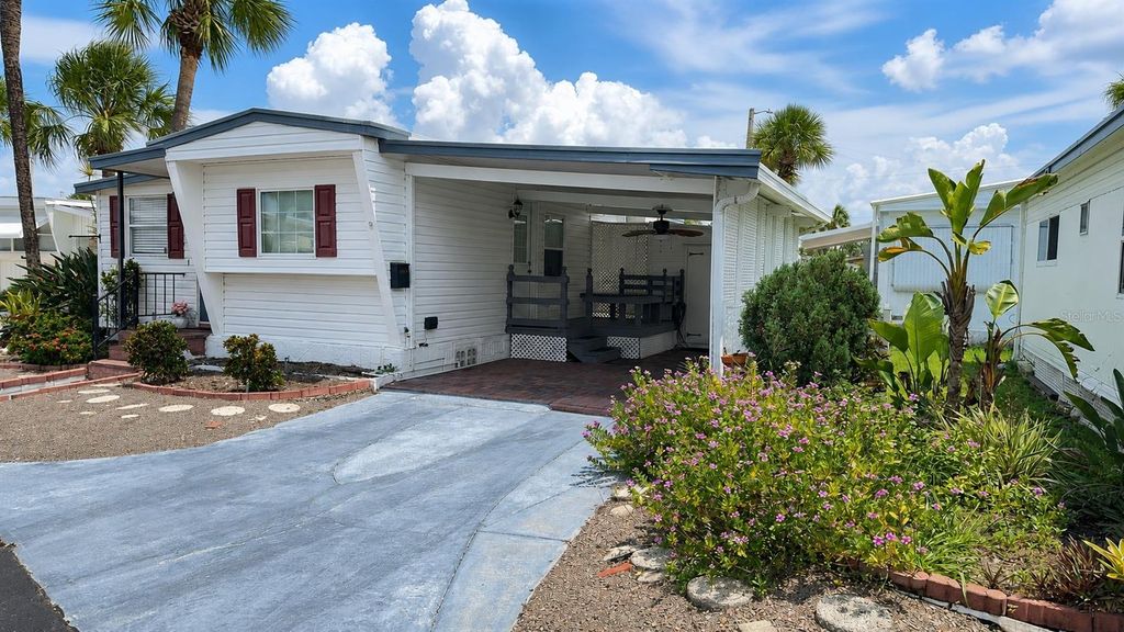 Photo of 4851 W Gandy Boulevard #B11L35, Tampa, FL 33611 (MLS # TB8303129)
