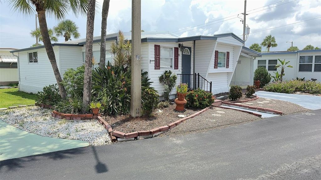 Photo of 4851 W Gandy Boulevard #B11L35, Tampa, FL 33611 (MLS # TB8303129)