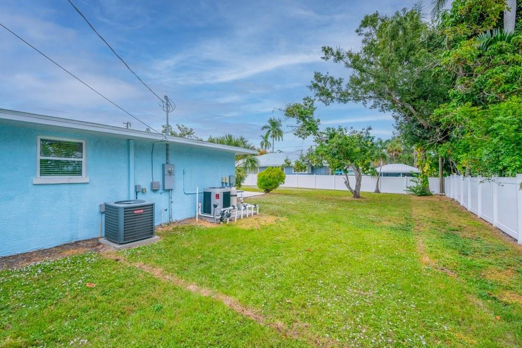 BRADENTON /VIRGINIA PARK - Residential