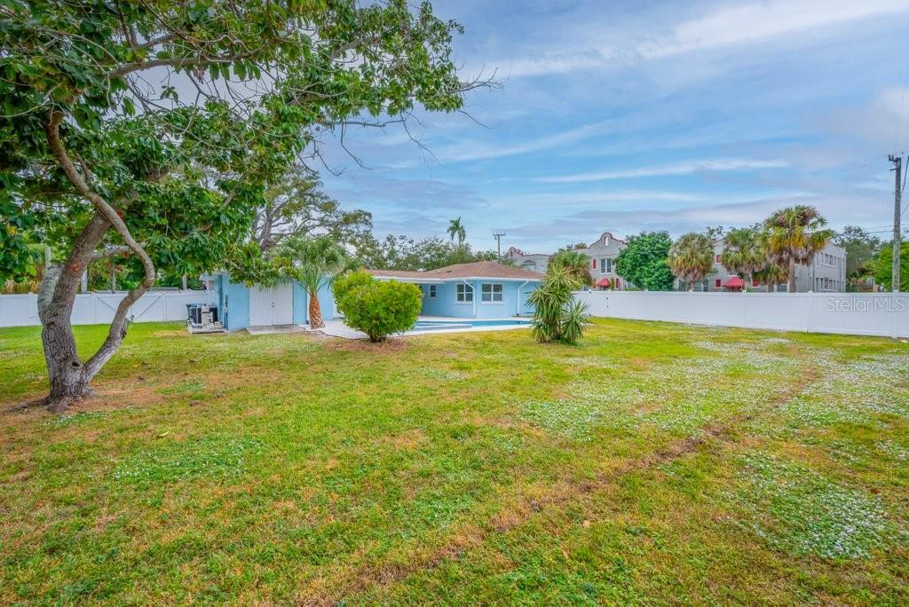 BRADENTON /VIRGINIA PARK - Residential