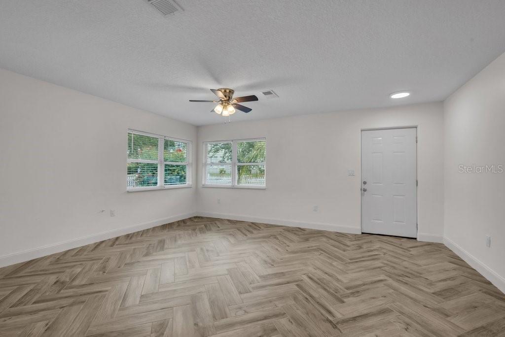 BRADENTON /VIRGINIA PARK - Residential