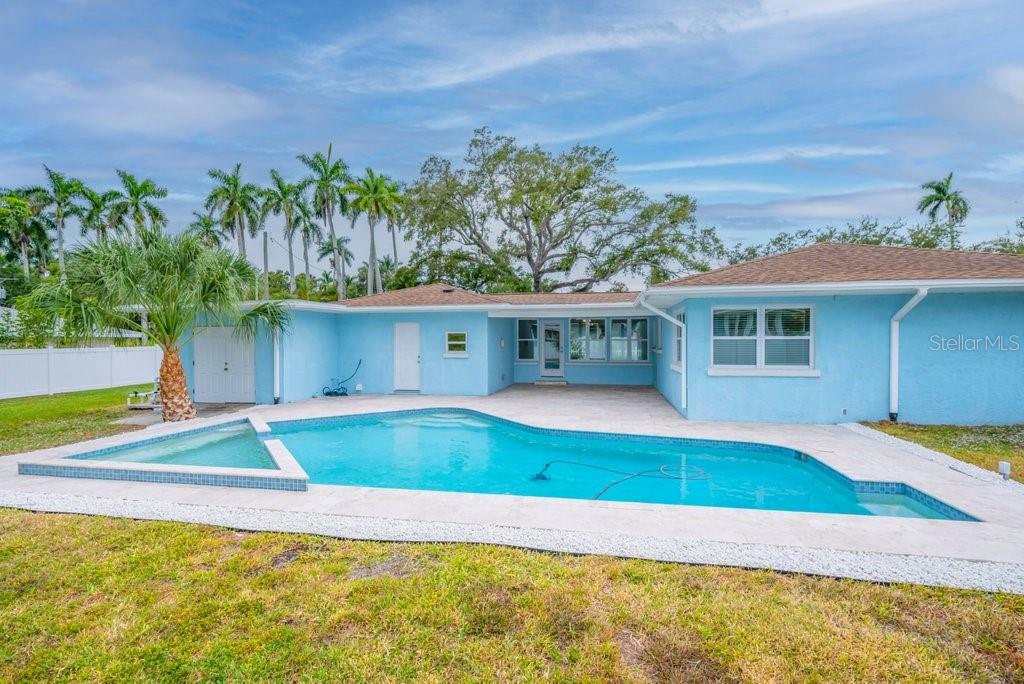 BRADENTON /VIRGINIA PARK - Residential