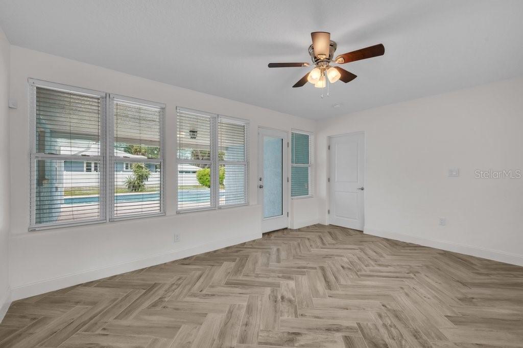 BRADENTON /VIRGINIA PARK - Residential