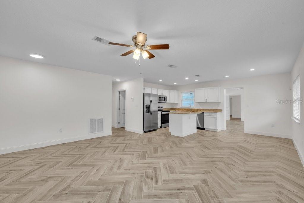 BRADENTON /VIRGINIA PARK - Residential