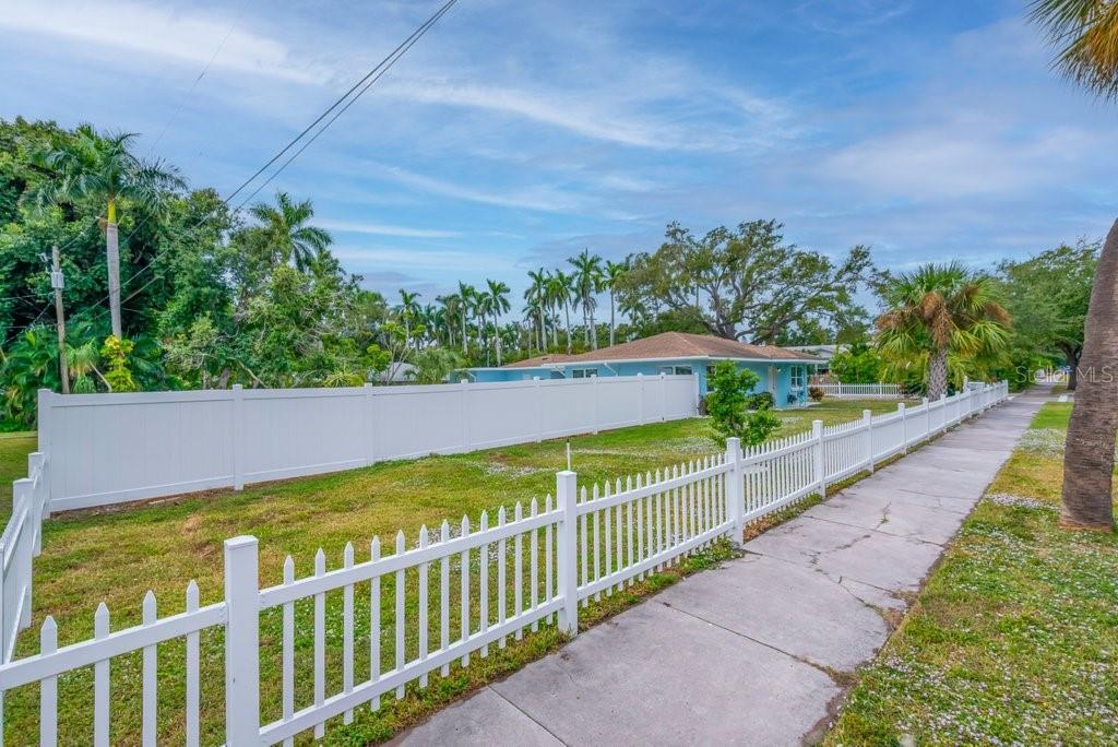 BRADENTON /VIRGINIA PARK - Residential