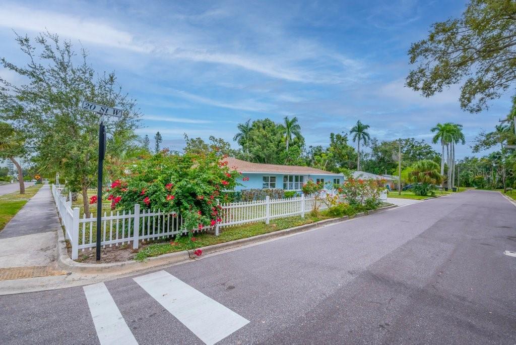 BRADENTON /VIRGINIA PARK - Residential