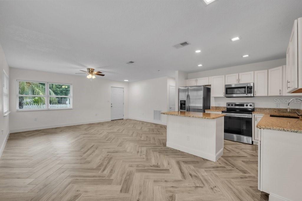 BRADENTON /VIRGINIA PARK - Residential