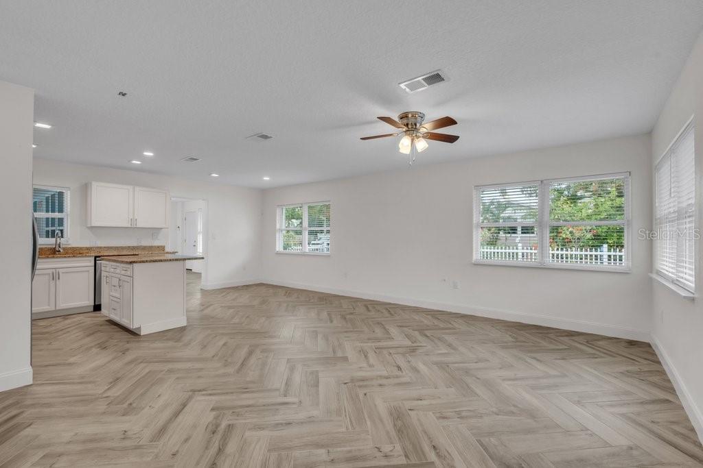 BRADENTON /VIRGINIA PARK - Residential