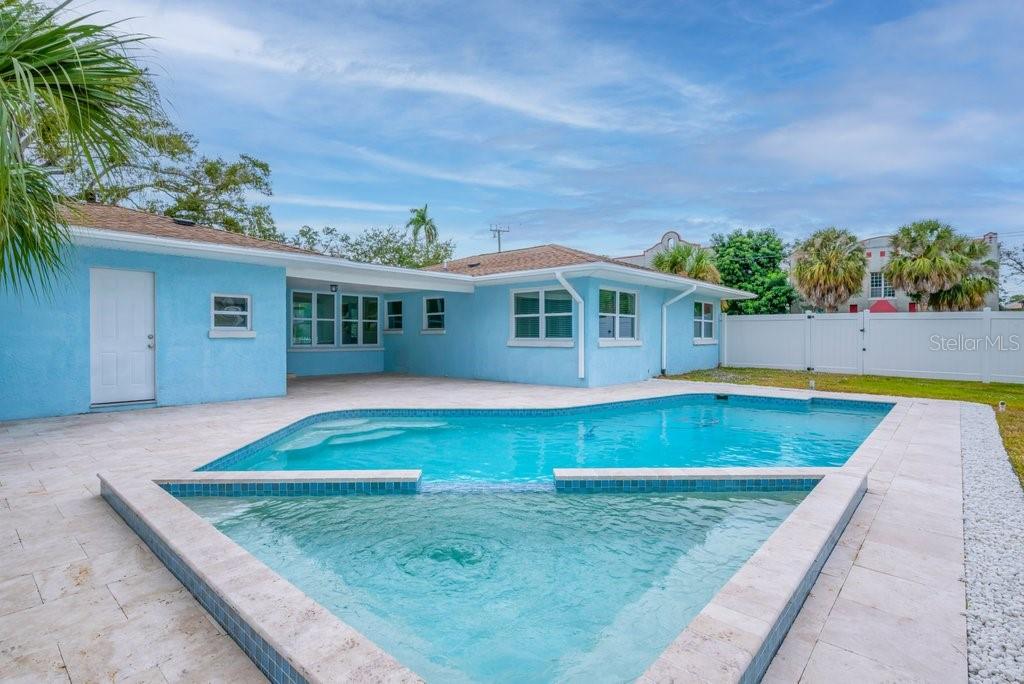 BRADENTON /VIRGINIA PARK - Residential