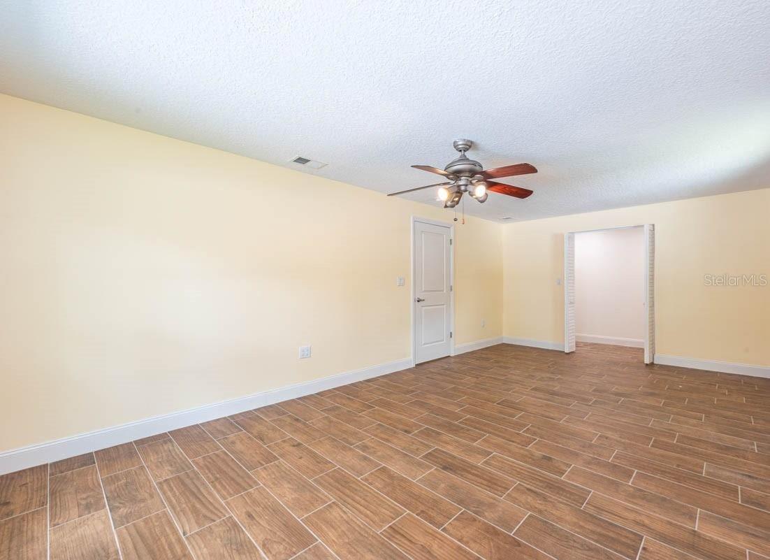 BRADENTON /VIRGINIA PARK - Residential