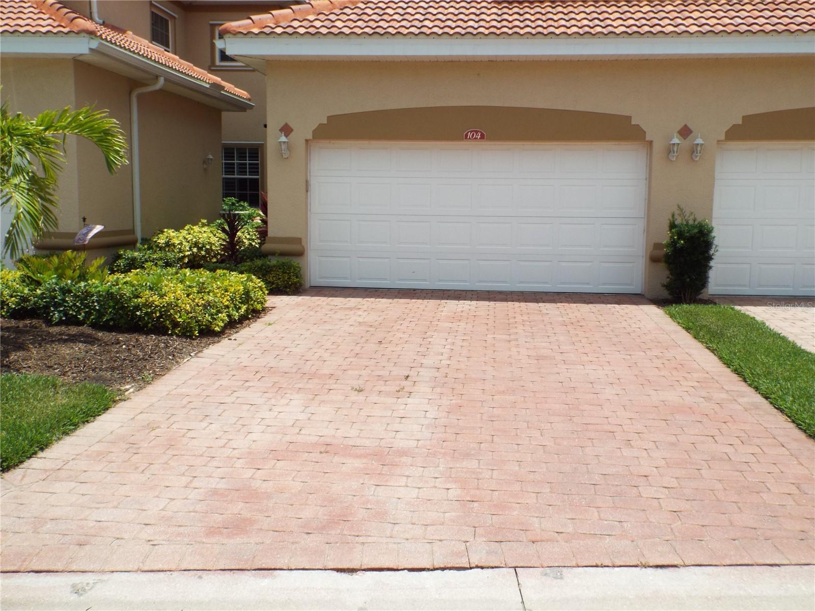 13860 AVON PARK CIRCLE 104