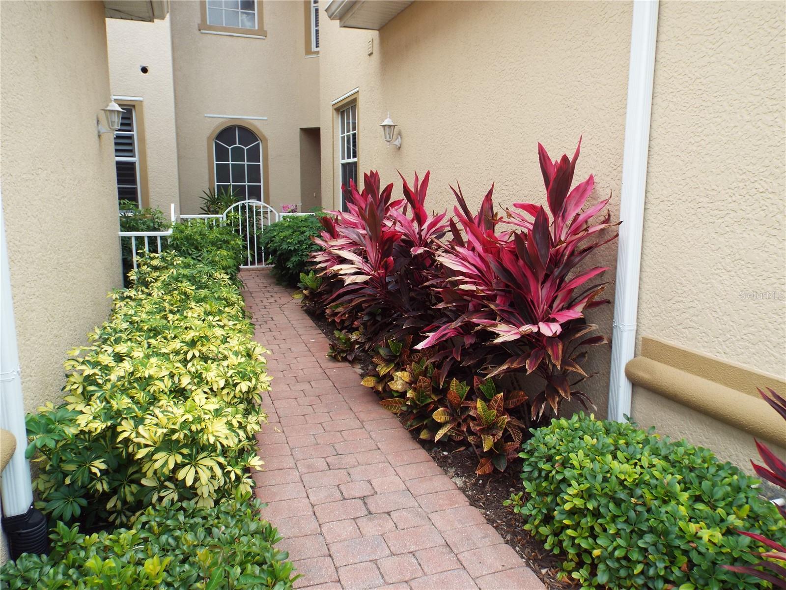 13860 AVON PARK CIRCLE 104