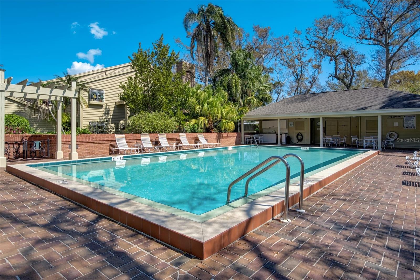 PELICAN PLACE - Residential