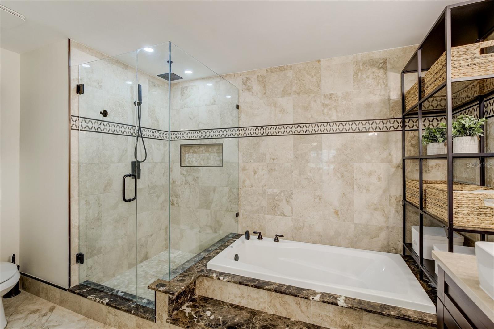 PELICAN PLACE - Residential