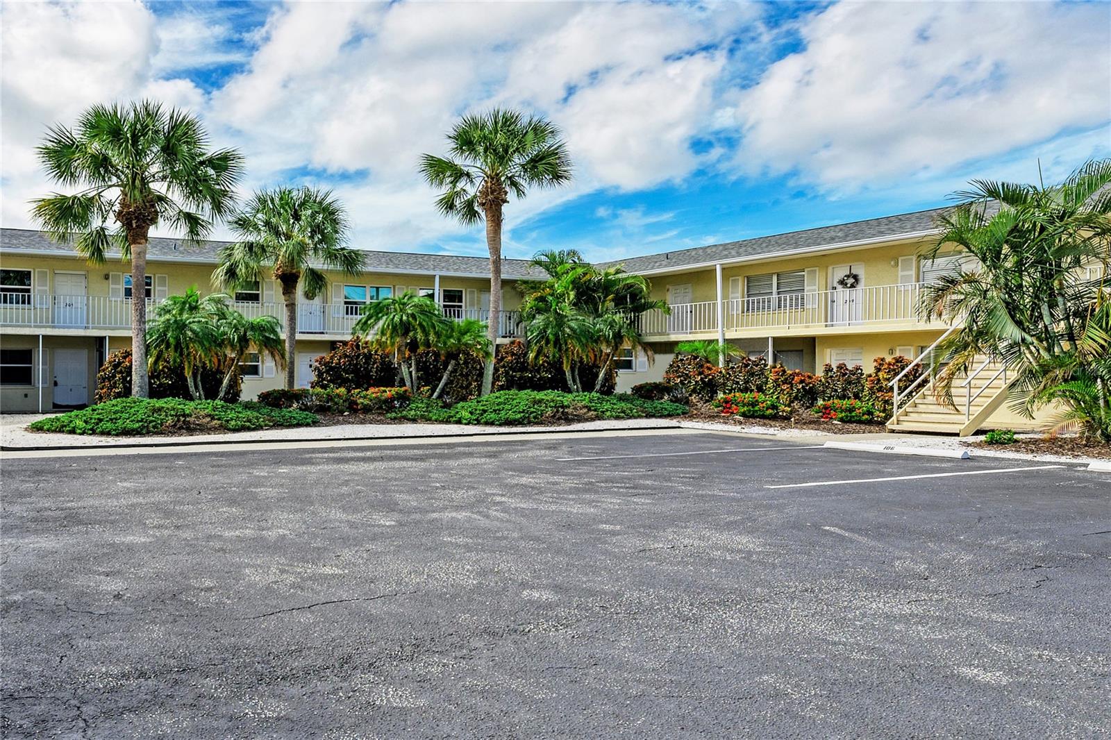 TURNKEY, Monthly Rental (utilities included)! Looking for your next getaway in the sunshine? No need to bring your dixie cups or plastic silverware, you only need to bring your sandals with this totally renovated, FULLY FURNISHED & TURNKEY Venice Island end-unit... Located just minutes from the beach and Sharky’s Pier, a mile from Downtown, and with easy access to the Legacy trail, this location is a dream come true. This rental offers covered parking and overflow guest parking, a community grille, brand new coinless washer & dryers, and additional storage. Updated unit, featuring quartz counters, stainless steel appliances, updated bathrooms, and designer light fixtures... Could you imagine enjoying your preferred beverage in the open and airy lanai after a refreshing beach walk or tasty dinner Downtown?