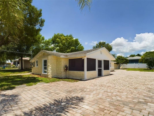 617 LIME ST, AUBURNDALE, FL 33823 - Image dc74f69eed795a7e8bac425f7dce89a7/3850087994