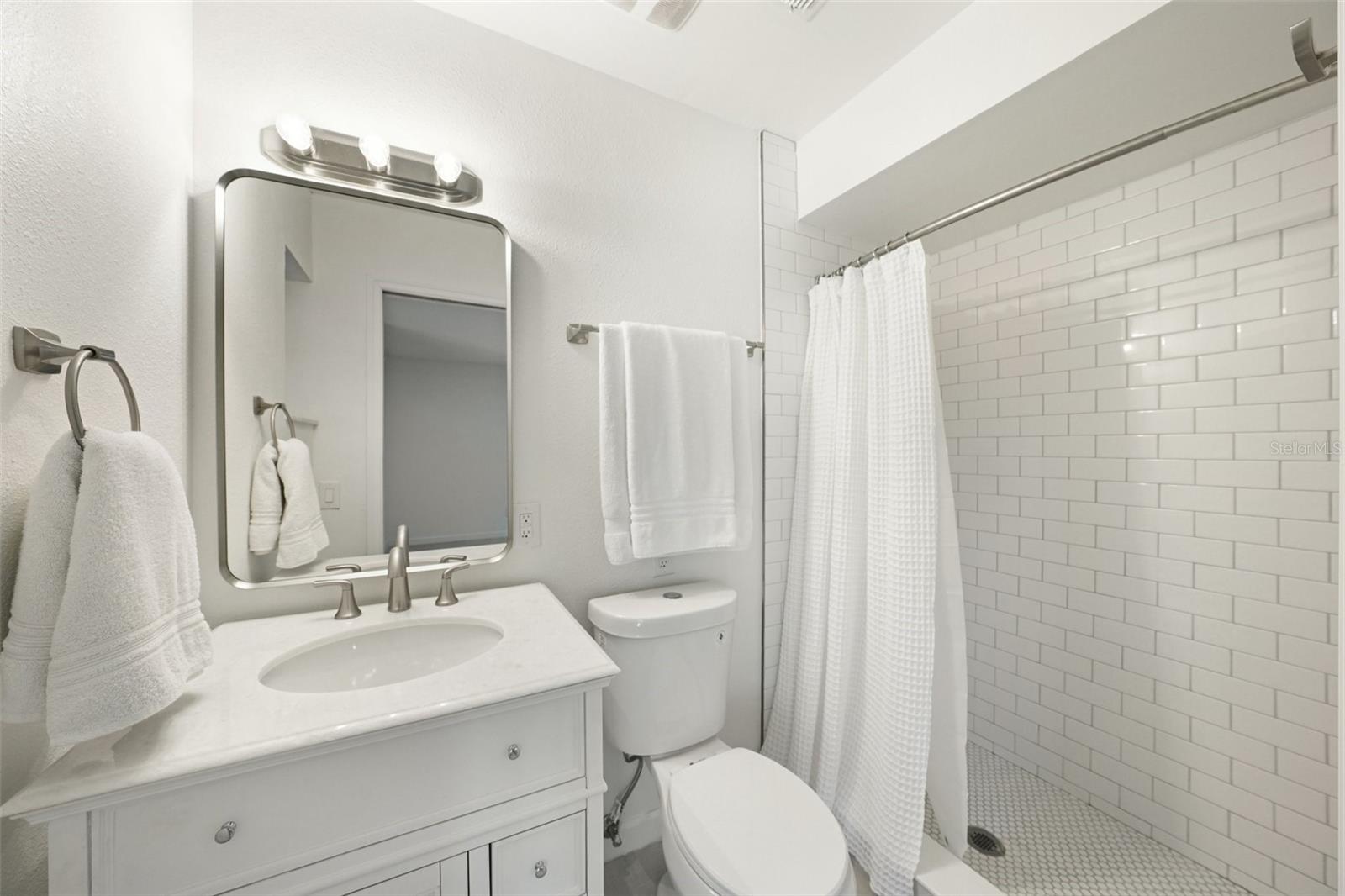 SHORE ACRES OVERLOOK SEC - Residential