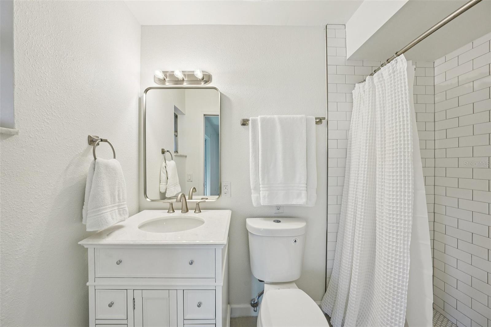 SHORE ACRES OVERLOOK SEC - Residential