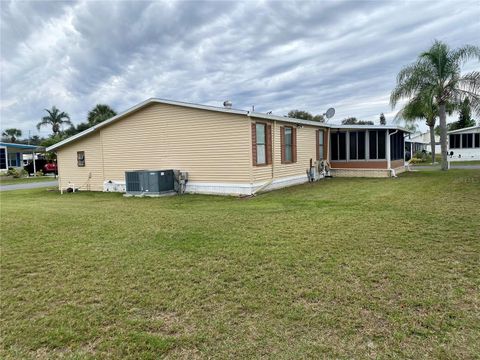 A home in WINTER HAVEN