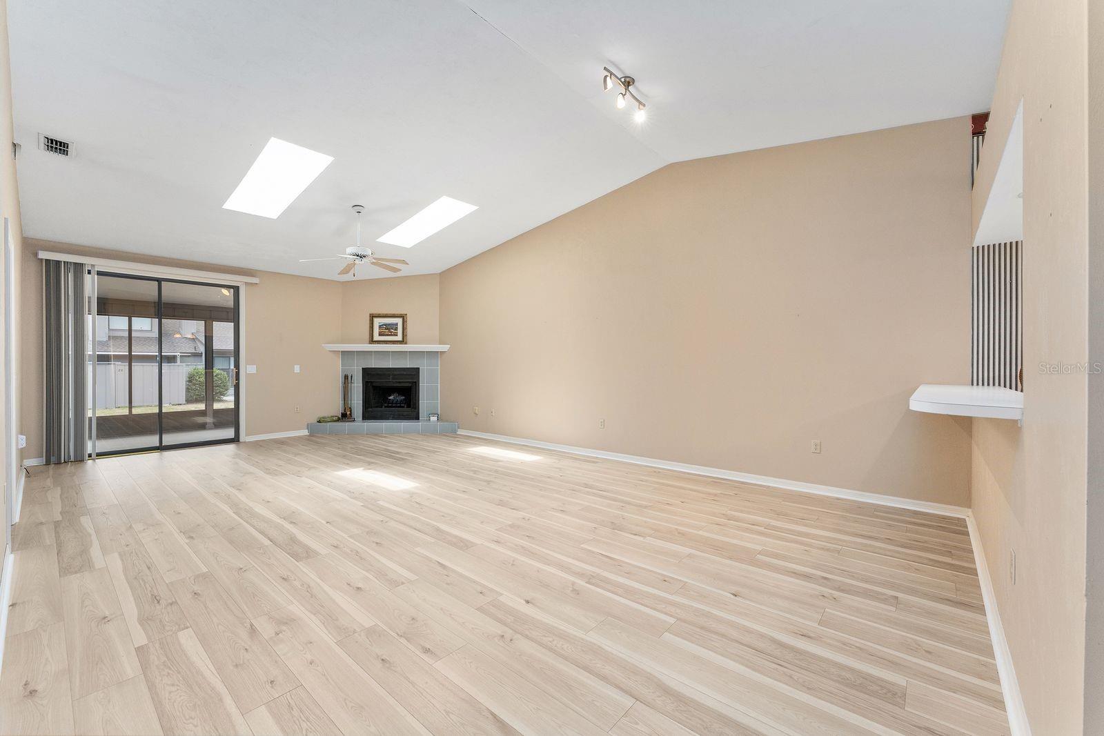 MILE RUN UNIT D REP - Residential