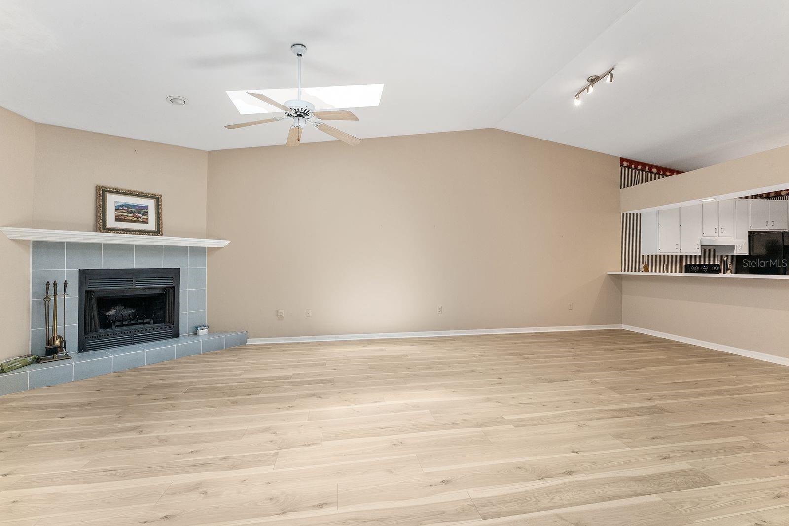MILE RUN UNIT D REP - Residential