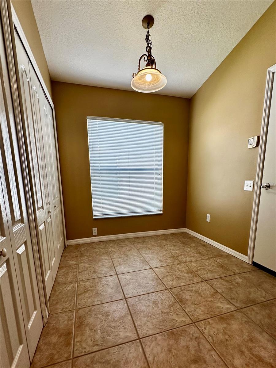 LEXINGTON OAKS PH 01 - Residential Lease