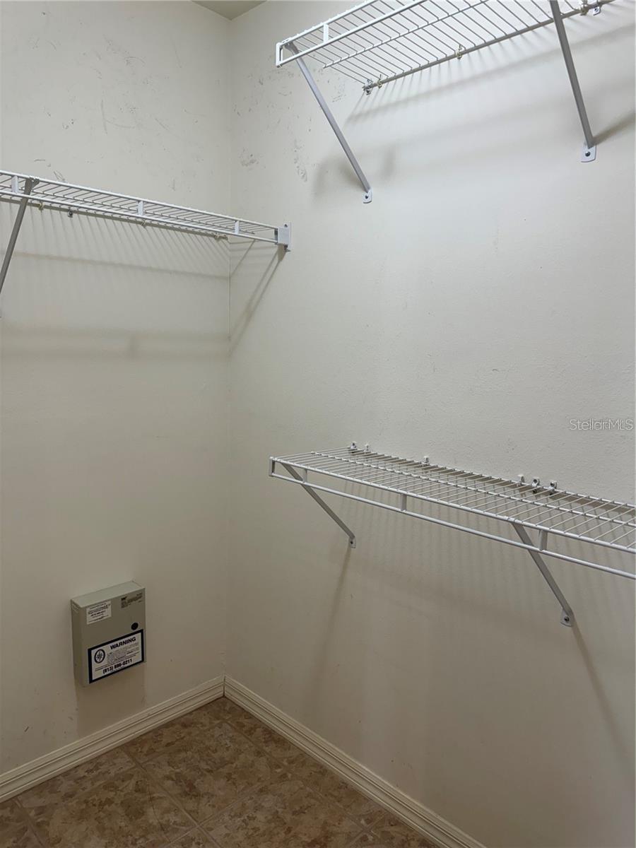 LEXINGTON OAKS PH 01 - Residential Lease