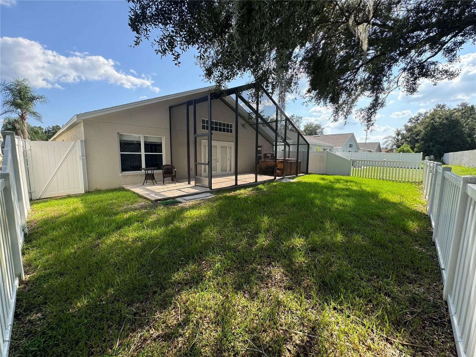 LEXINGTON OAKS PH 01 - Residential Lease