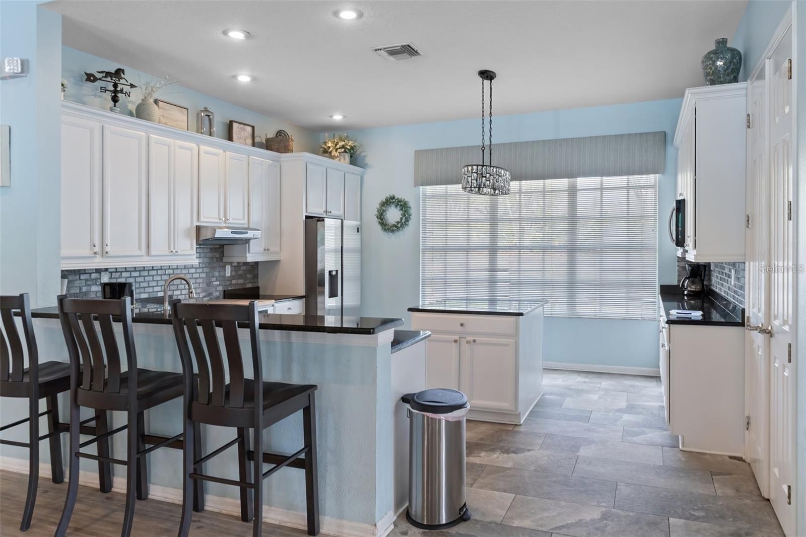 LEXINGTON OAKS PH 01 - Residential Lease