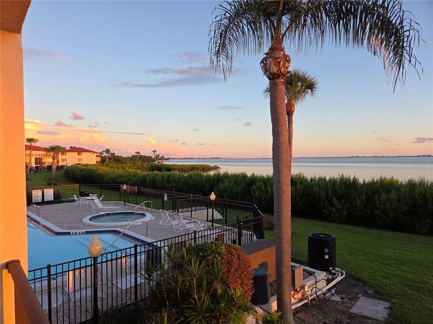 3/2 First Floor Condo Located on Sarasota Bay 
Priced to Sell, nicely updated and ready to move in.

Views of the Sarasota sky-line, the Ringling Bridge and Long Boat Key. Central location to all you may need and walking distance to the IMG where you golfing is available (semi-private country club)

You do not need to be a snowbird ..... The American dream is waiting for you