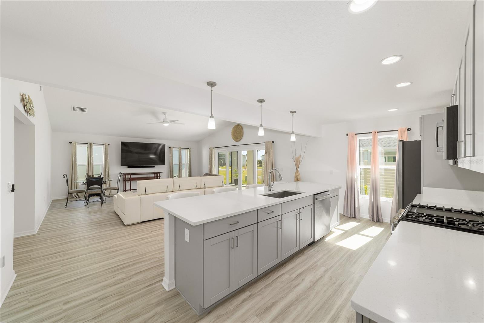 VILLAGES/SOUTHERN OAKS - Residential