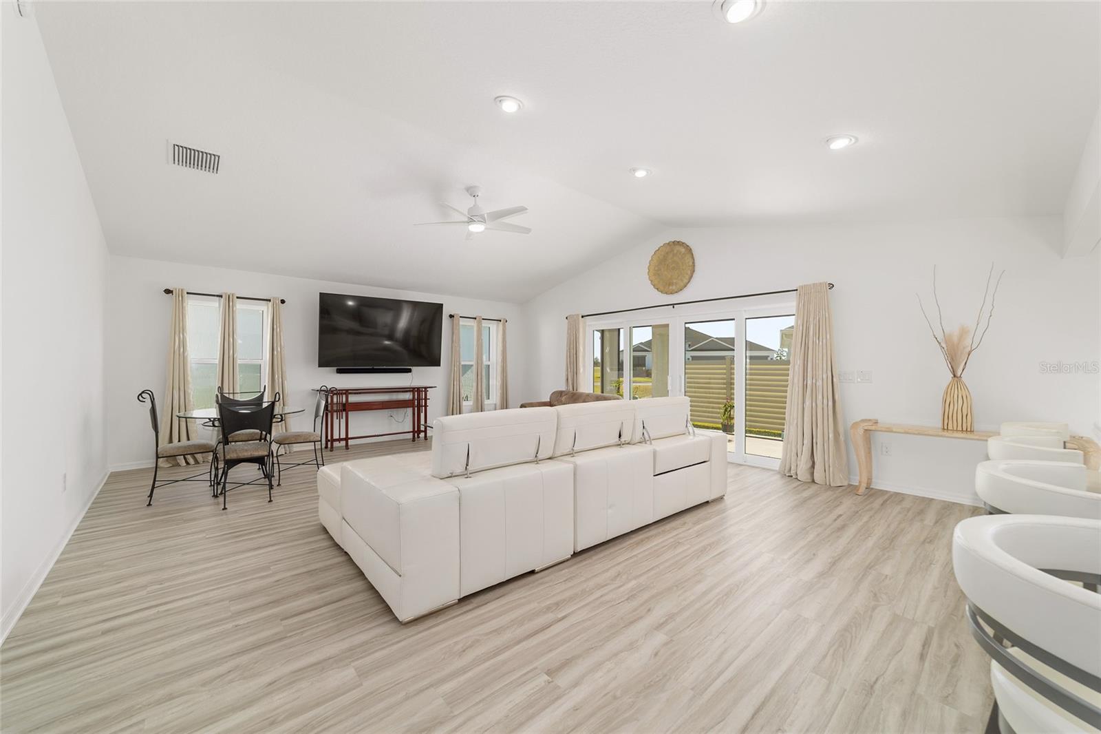 VILLAGES/SOUTHERN OAKS - Residential