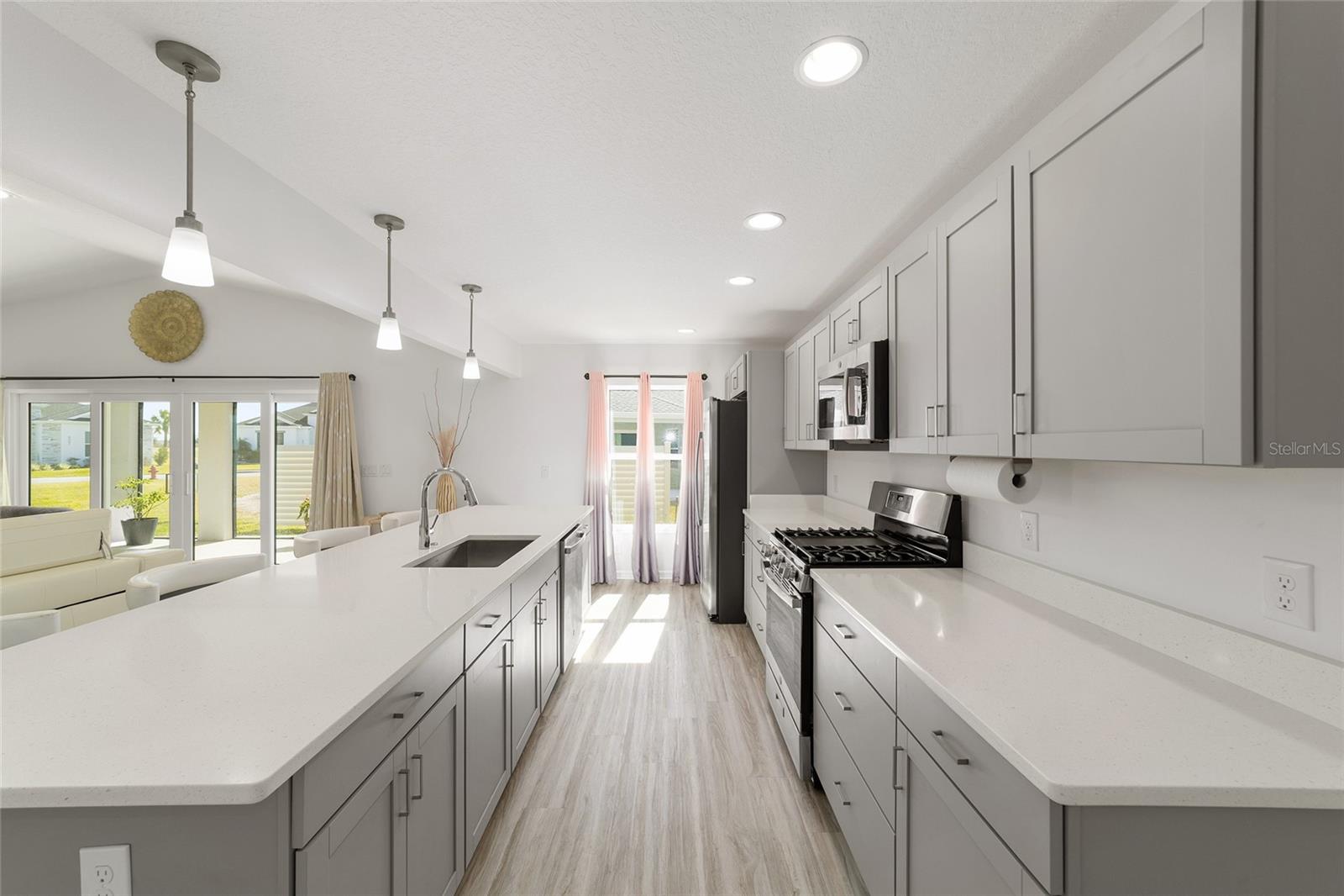 VILLAGES/SOUTHERN OAKS - Residential