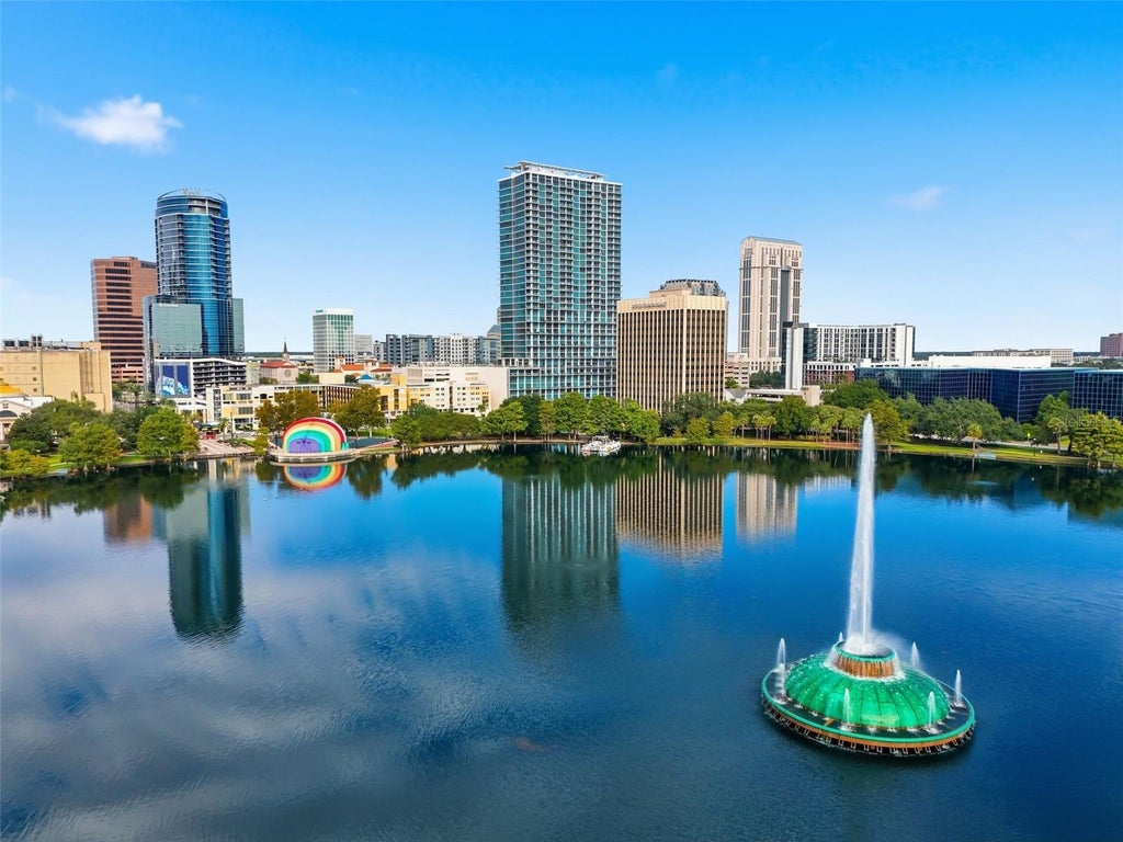 Photo of 150 E Robinson Street #3209, Orlando, FL 32801 (MLS # O6442005)