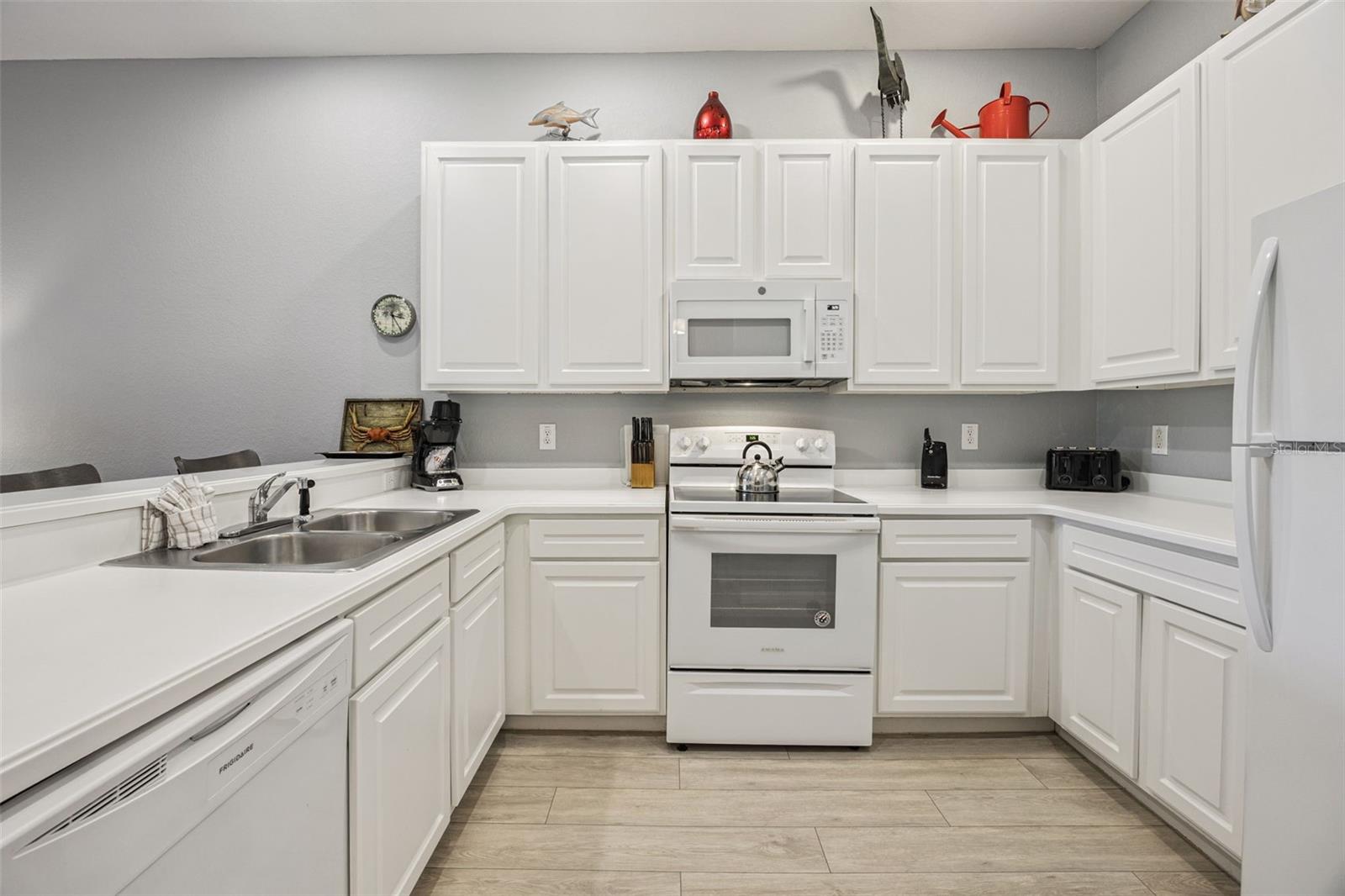 BAHAMA BAY - Residential