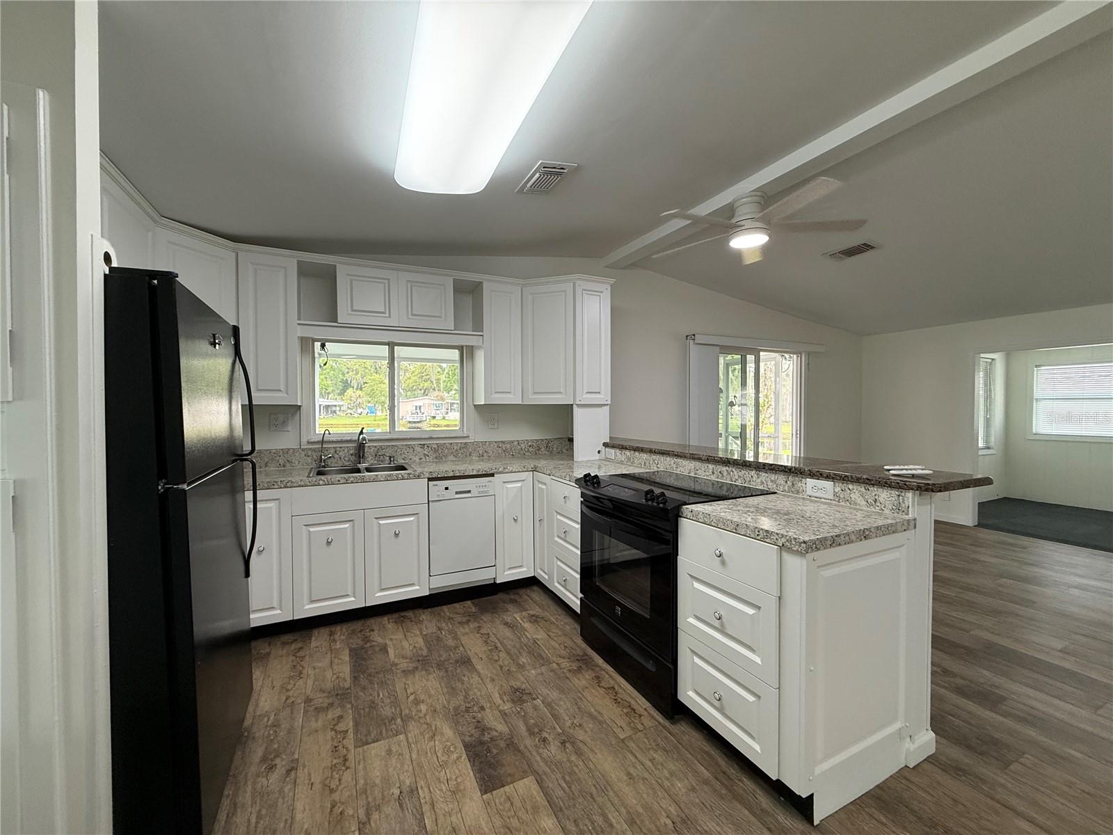 CONTINENTAL CNTRY CLUB INC RESIDENCE - Residential