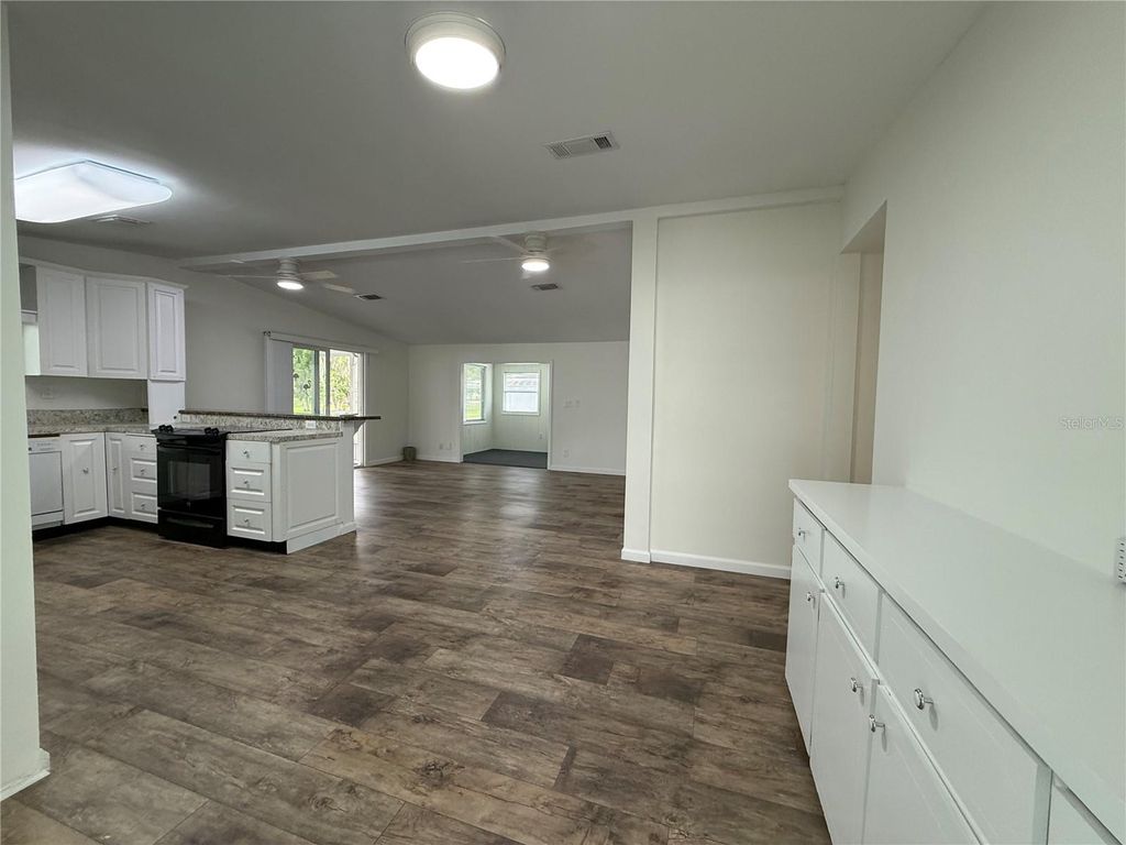 Photo of 8 Robin Road, Wildwood, FL 34785 (MLS # G5110787)