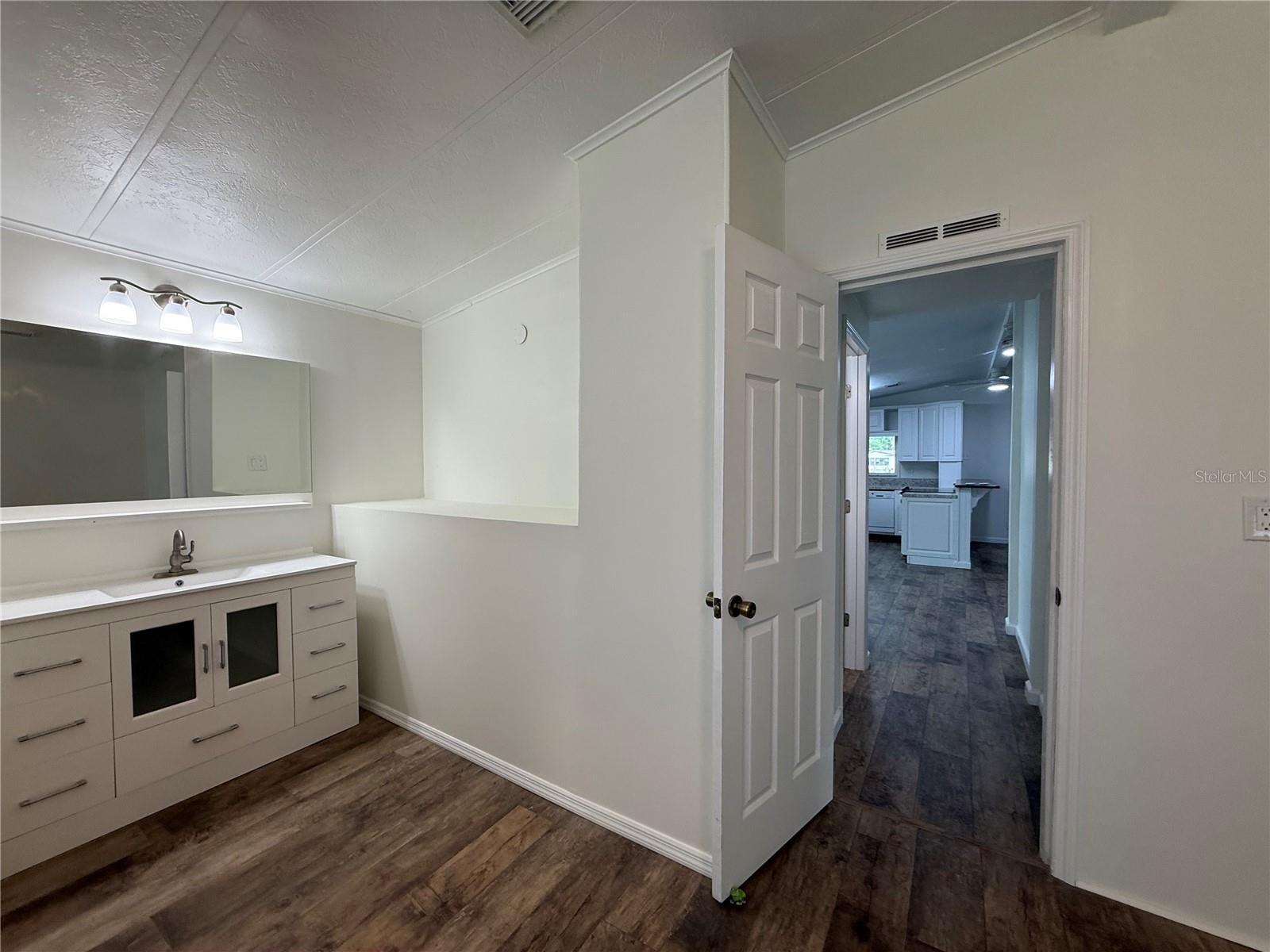 CONTINENTAL CNTRY CLUB INC RESIDENCE - Residential