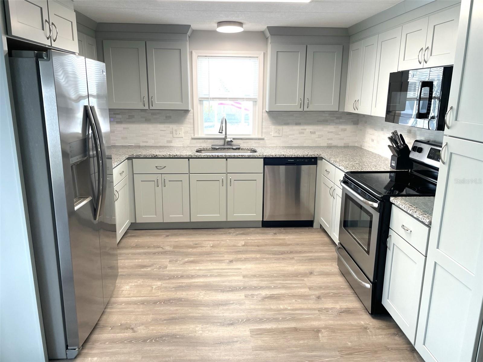 HARBOR ISLES - Residential
