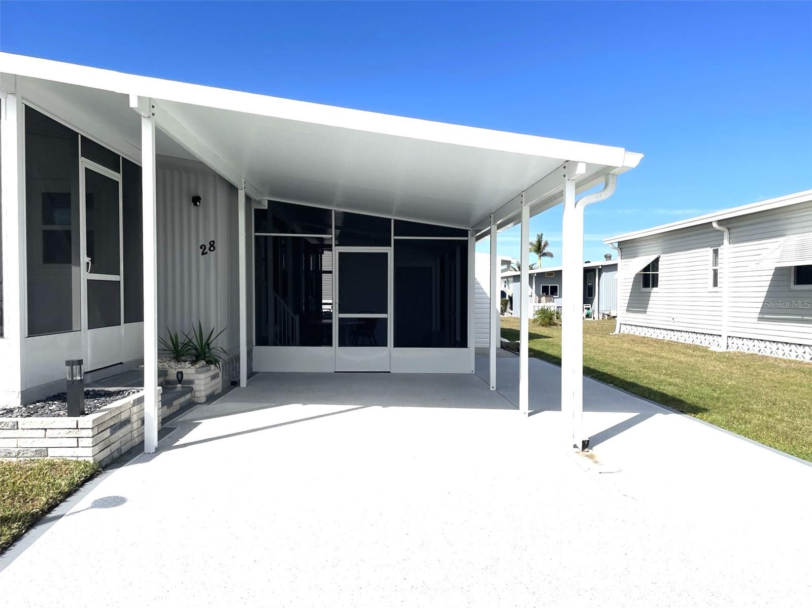 28 CASTAWAY COURT