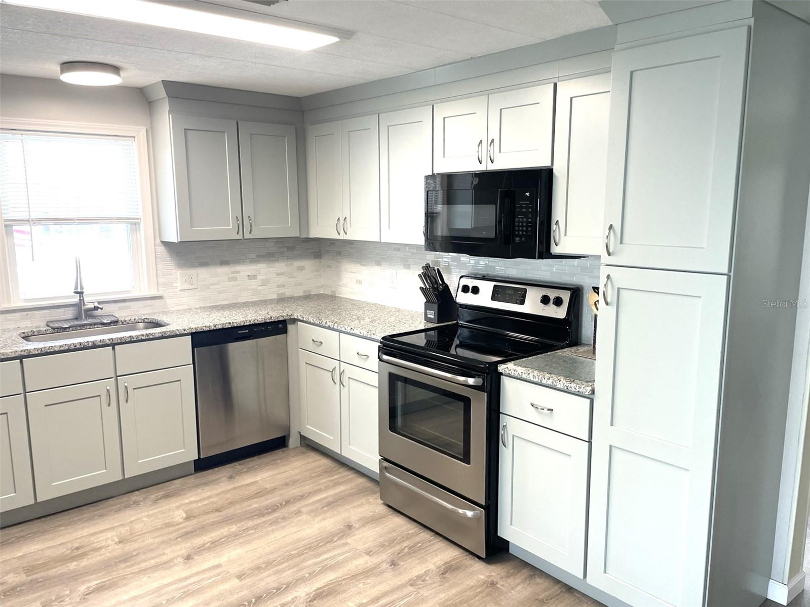 HARBOR ISLES - Residential