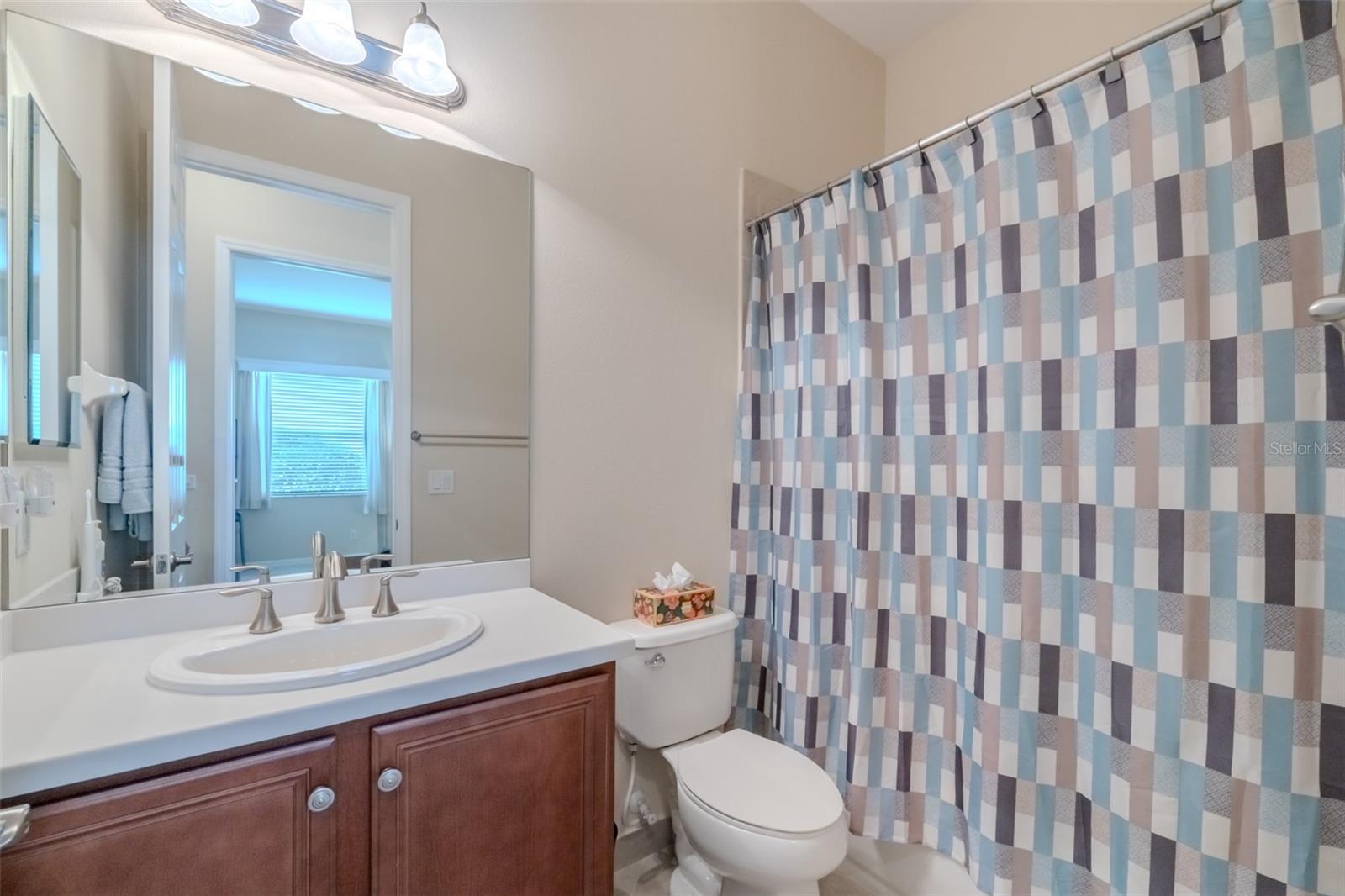 VALENCIA LAKES TR I - Residential