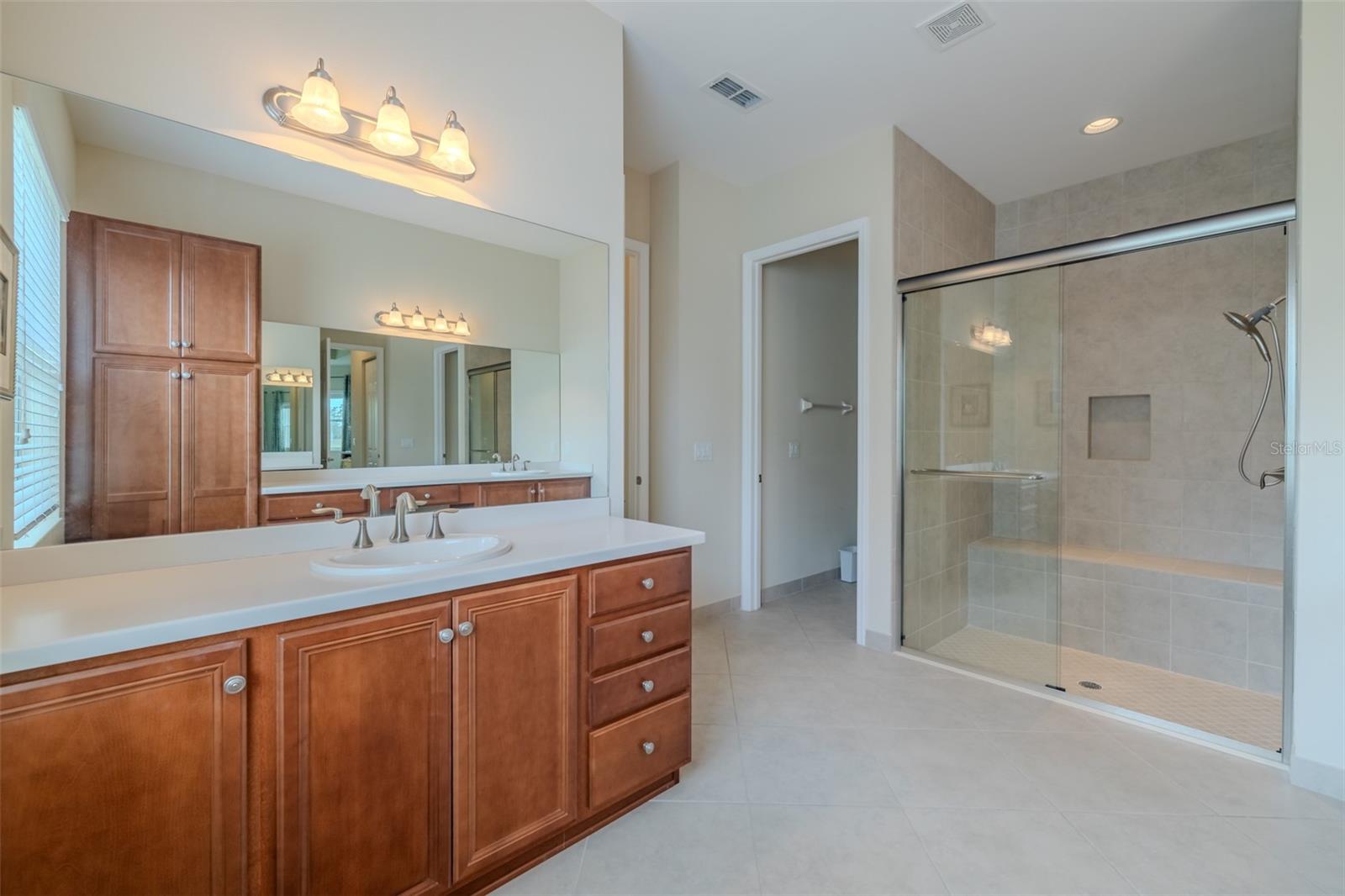 VALENCIA LAKES TR I - Residential