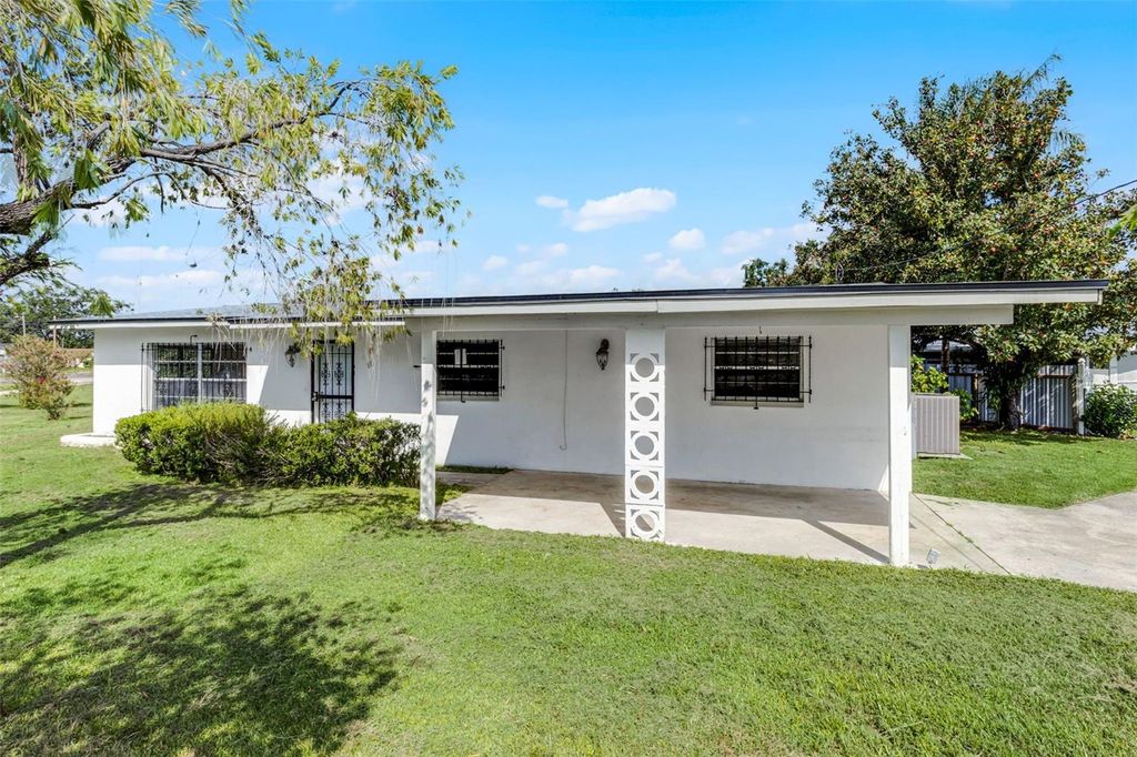 Photo of 815 Papaya Drive, Tampa, FL 33619 (MLS # C7522149)