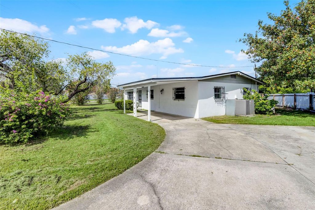 Photo of 815 Papaya Drive, Tampa, FL 33619 (MLS # C7522149)