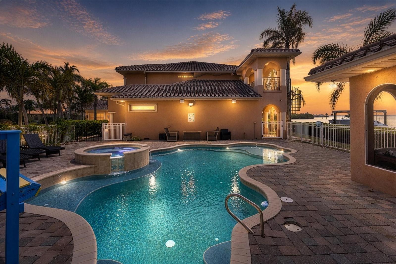 7 COVE VIEW COURT