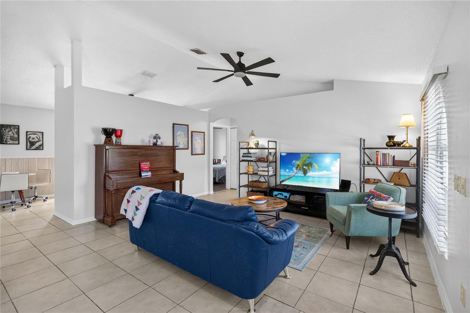 2562 TRAVIDA DRIVE